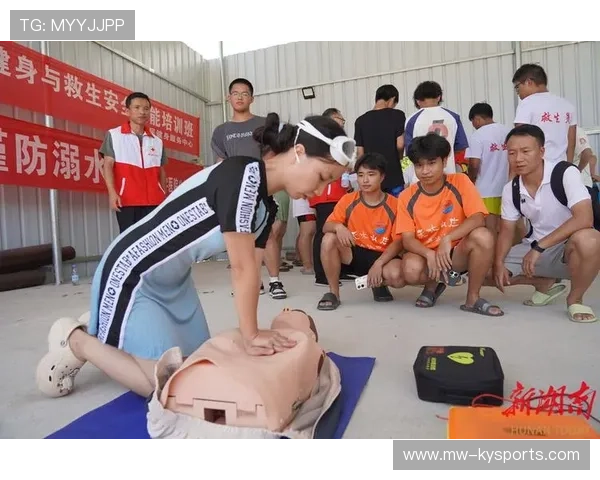 游泳馆开展青少年救生员培训与资格复审计划，游泳救生员培训费用